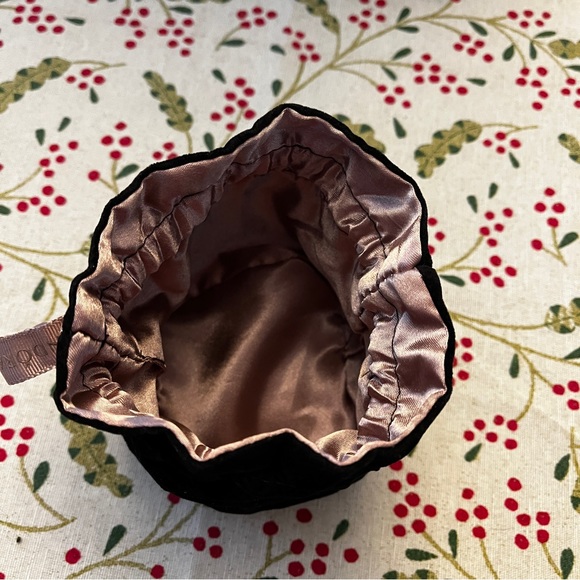 Pandora gift set with velvet travel bag and keychain - Picture 8 of 8